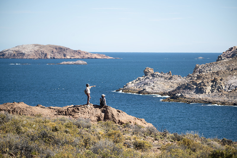 Coastal trekking Patagonia Azul (Photo by Lautaro March)